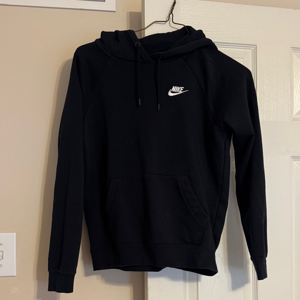 Nike Men's Black Pullover Hoodie